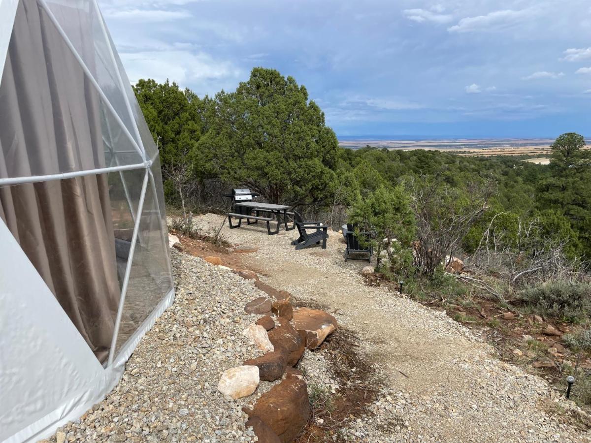 Canyon Rim Domes - A Luxury Glamping Experience!! Монтичело Екстериор снимка