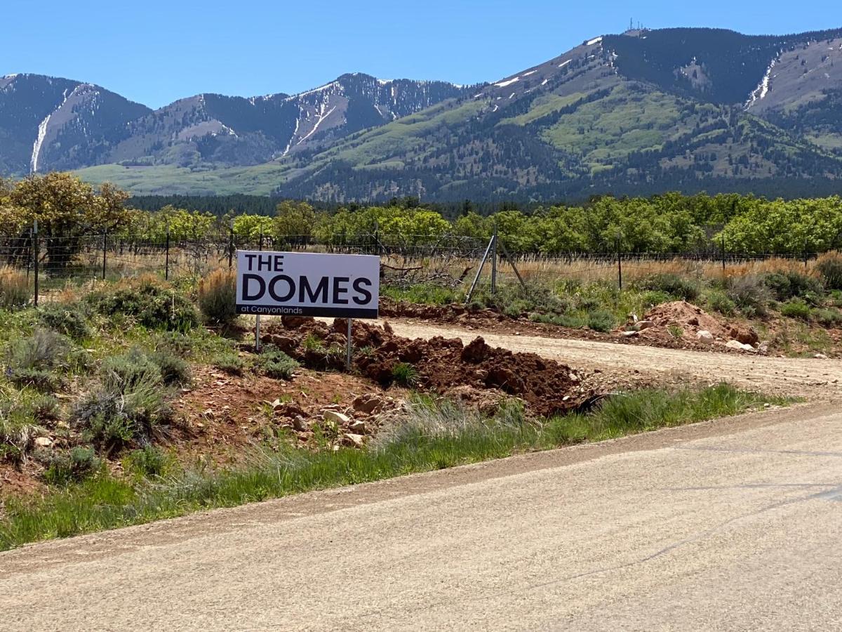 Canyon Rim Domes - A Luxury Glamping Experience!! Монтичело Екстериор снимка