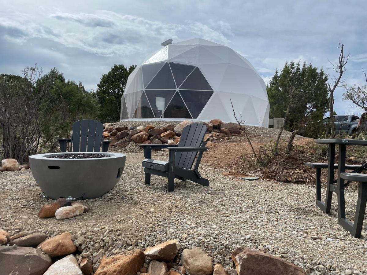 Canyon Rim Domes - A Luxury Glamping Experience!! Монтичело Екстериор снимка
